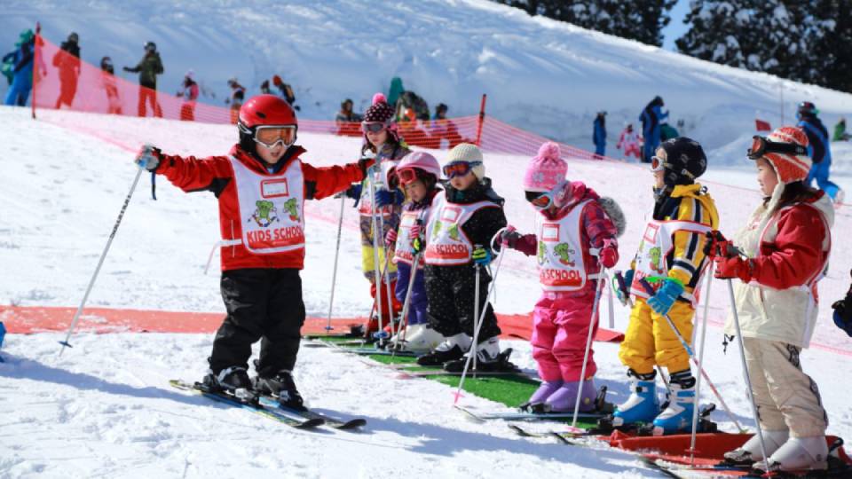 子供のスキーデビュー ウェアレンタルやスクールなどスキー場紹介 Skipin