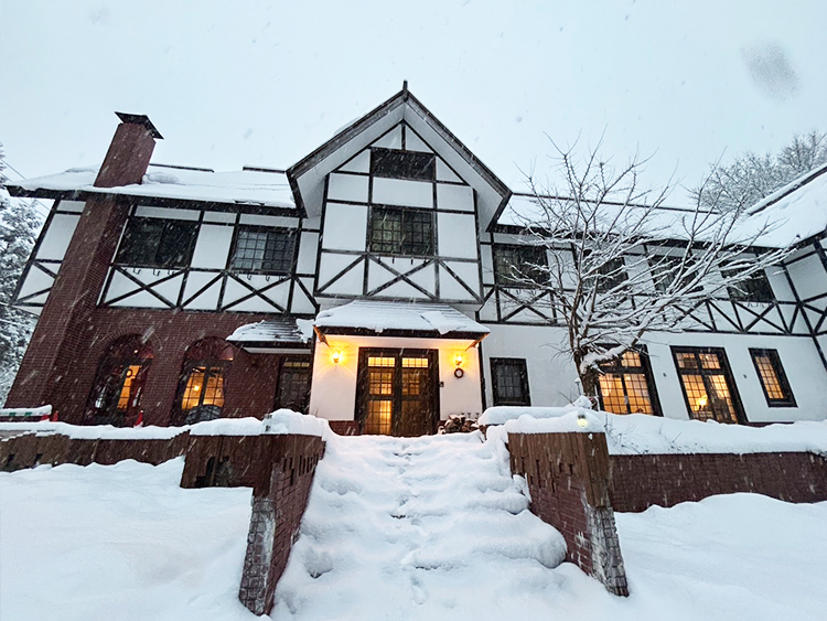 シュプールイン苗場別館の外観